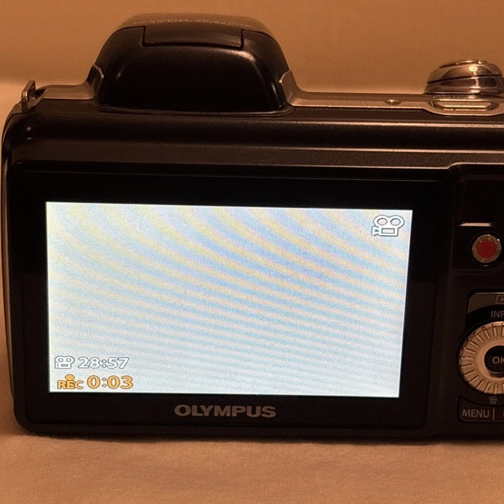 OLYMPUS SP-810UZ 14.0MP Digital Camera, Case, Battery, Charger, 4 Gb SD card